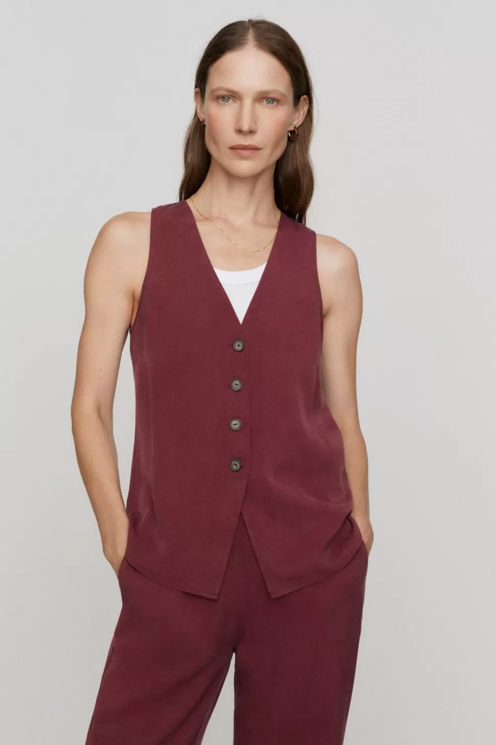 eseOese CANNES VEST BURDEOS Shop
