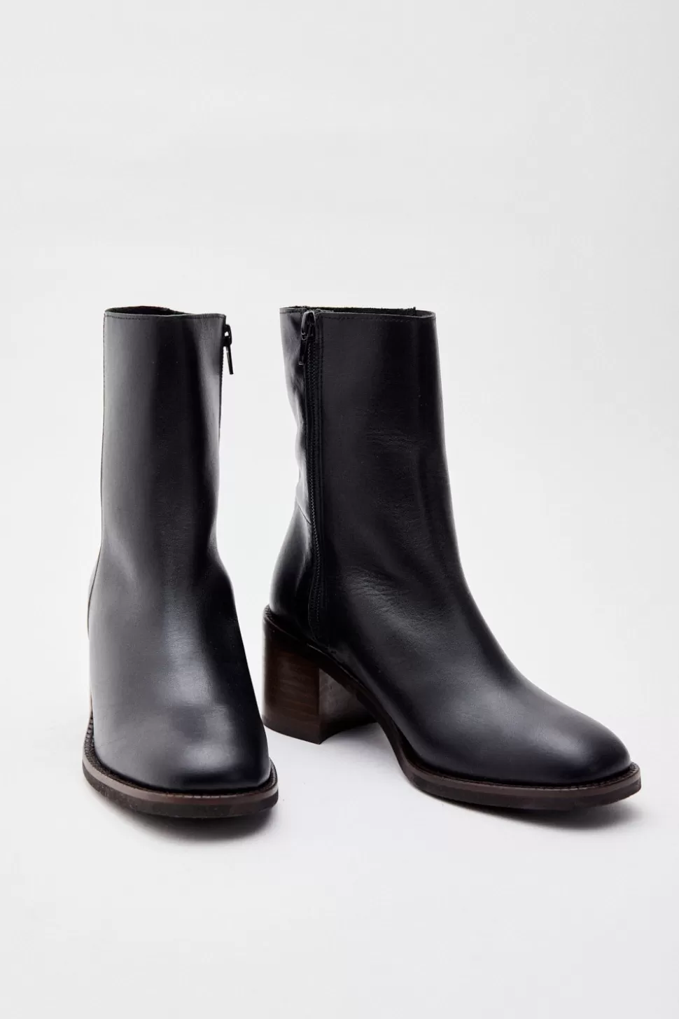 eseOese TWIGGY BOOTS BLACK New